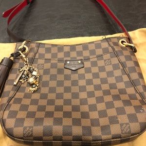 Authentic LV South Bank Becase (Like New)